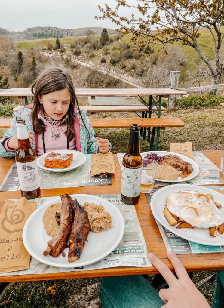 pranzo al rifugio lausen lessinia