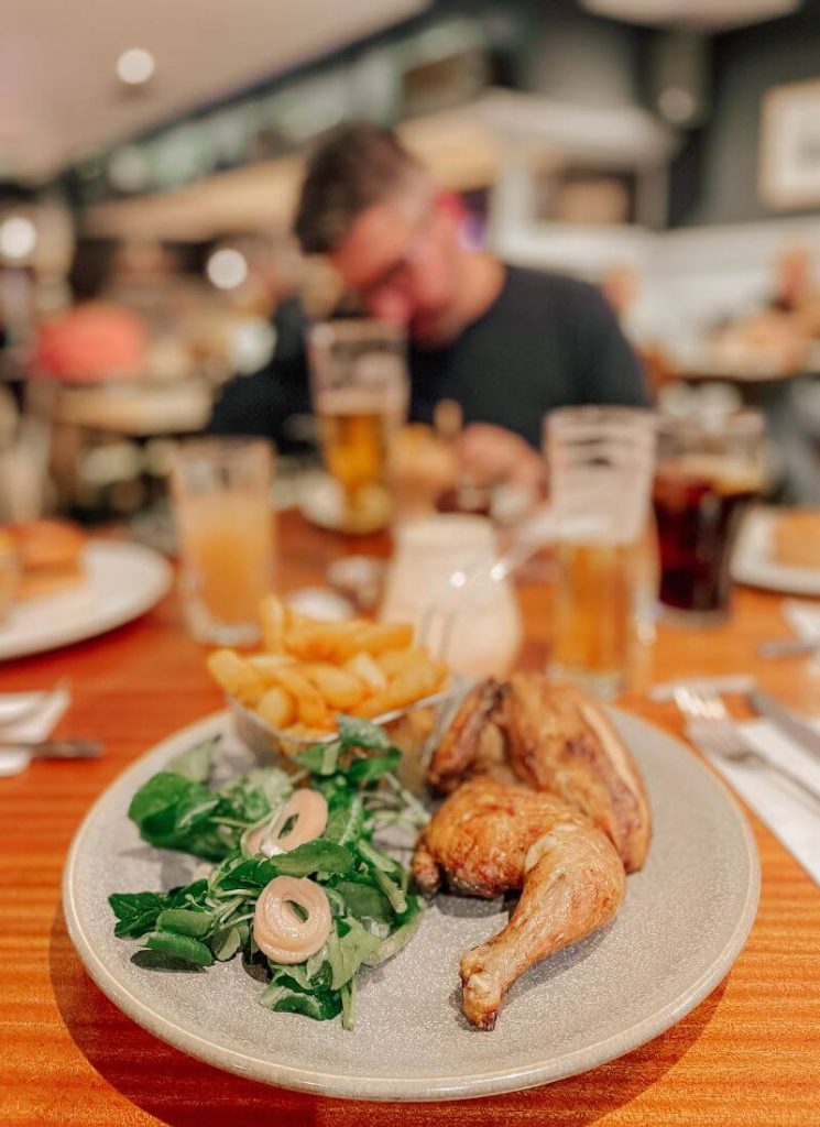 cenare in un pub a londra