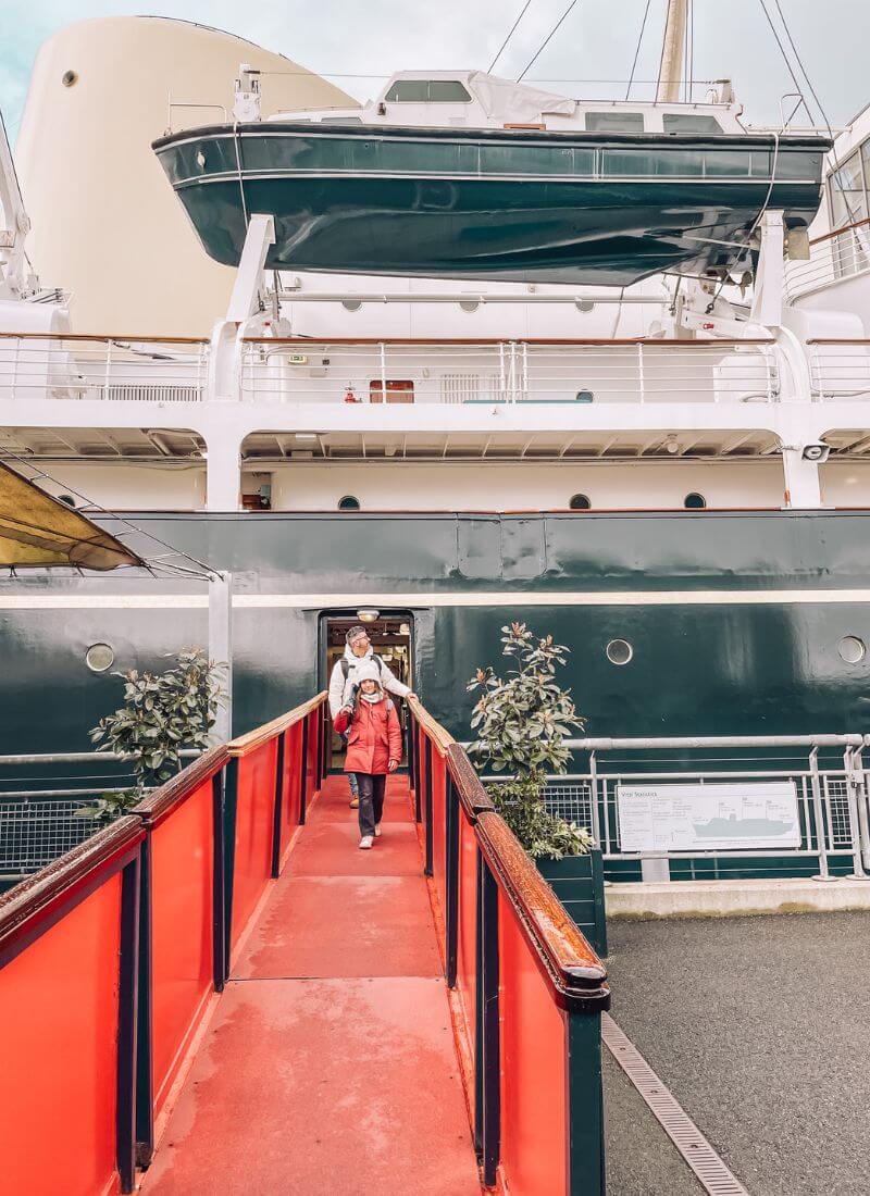 royal yacht britannia leith con i bambini