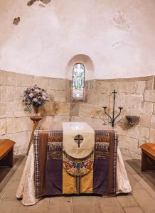 st. margaret chapel, interno e vista dell'altare